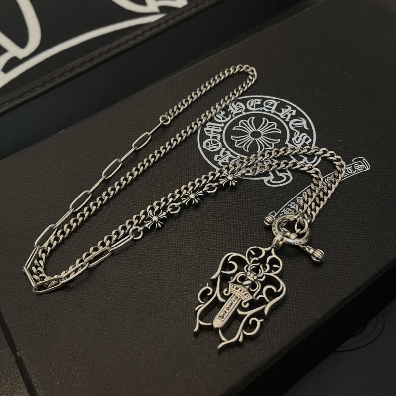 Ch*0me He**ts necklaces